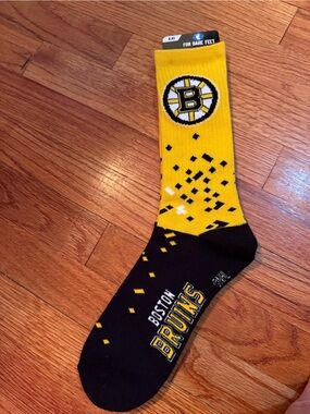 Boston Bruins socks from For Bare Feet 
Men's Yellow & Black Crew Socks